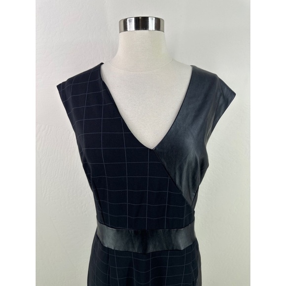 Chic Black Grid Pattern Dress - Picture 5 of 11